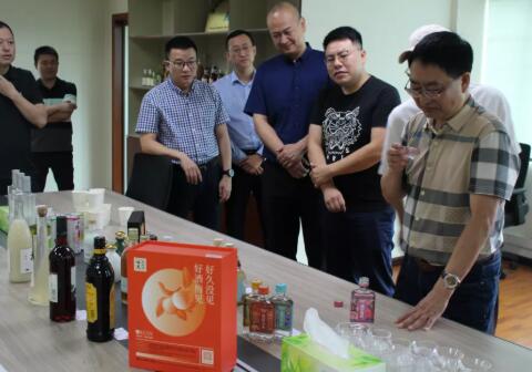 速來圍觀：德陽商投集團(tuán)一場(chǎng)特殊的“品酒會(huì)”
