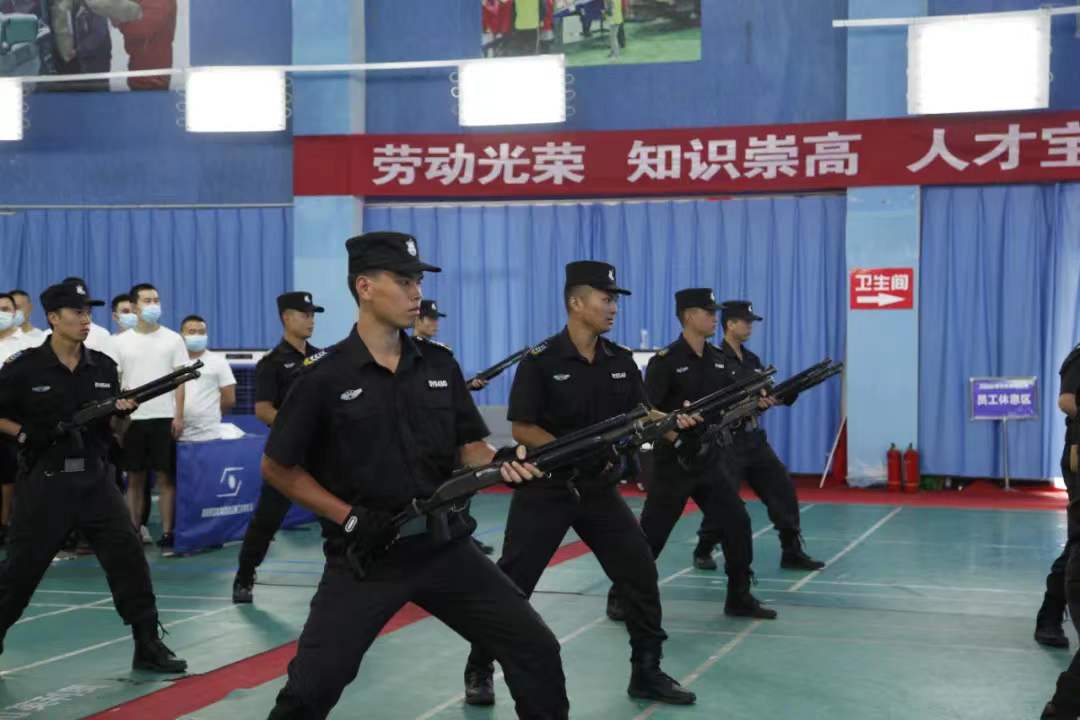 這個(gè)盛夏，他們?nèi)计鸨０仓盎稹保? /></div>

						
						<div   id=