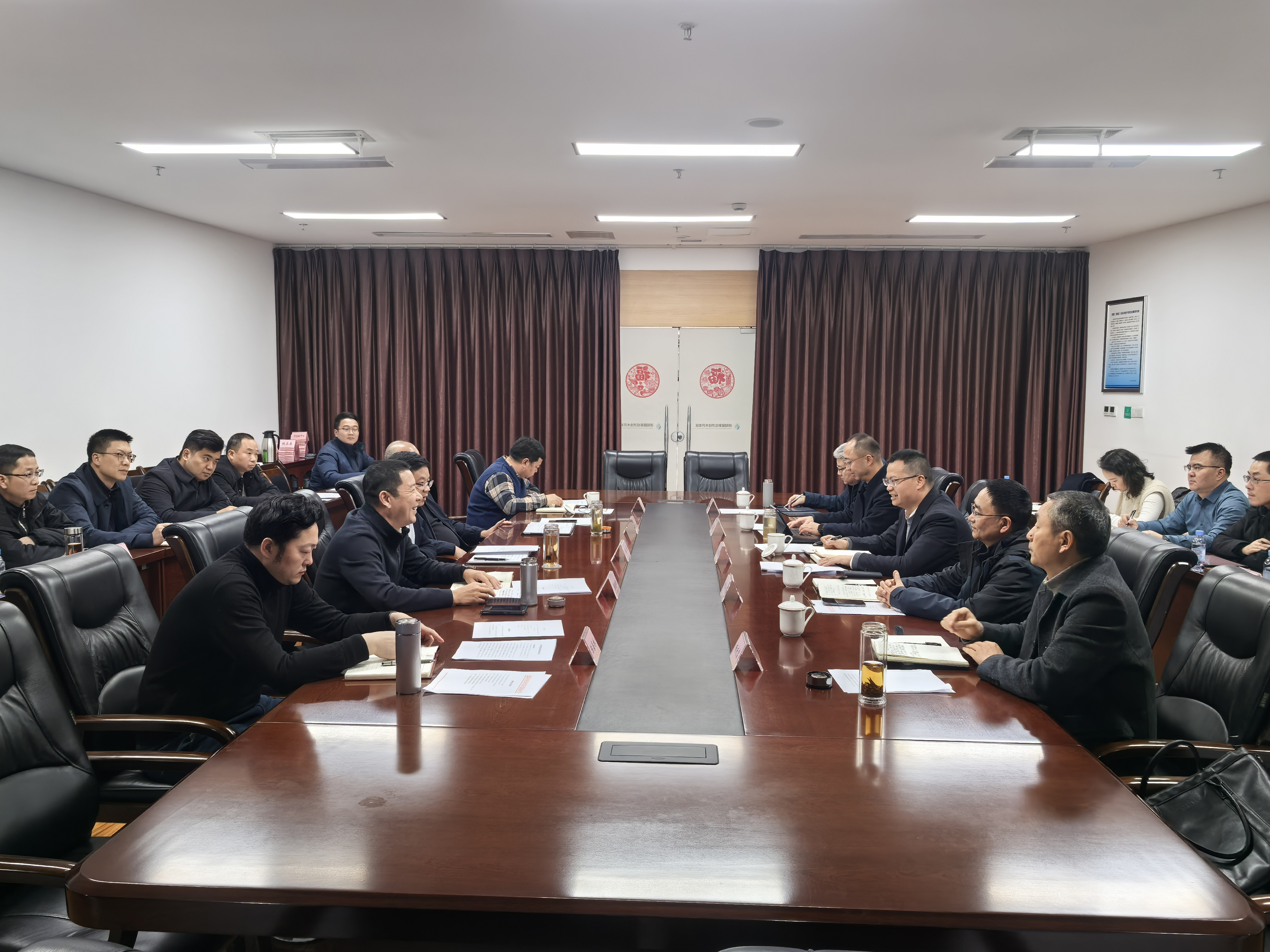 【攜手并進(jìn)，共創(chuàng)未來(lái)】德陽(yáng)發(fā)展集團(tuán)拜訪(fǎng)德陽(yáng)經(jīng)開(kāi)區(qū)共商深度合作與發(fā)展